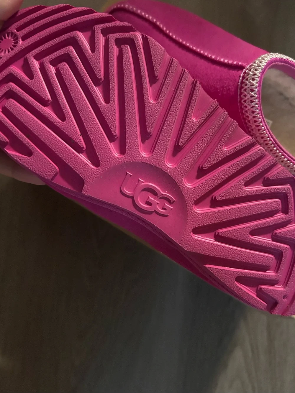 UGG Hot Pink tasman 7.5 woman